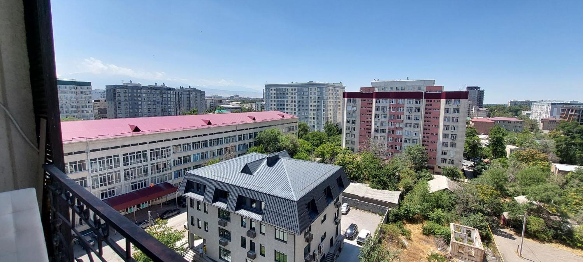 White Apartment With Panoramic View In The Center Bisjkek Buitenkant foto